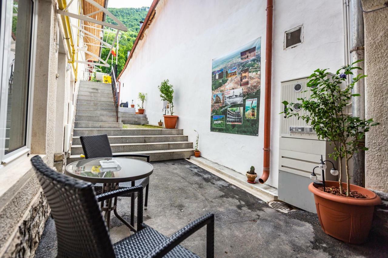 Central Apartment Braşov Esterno foto